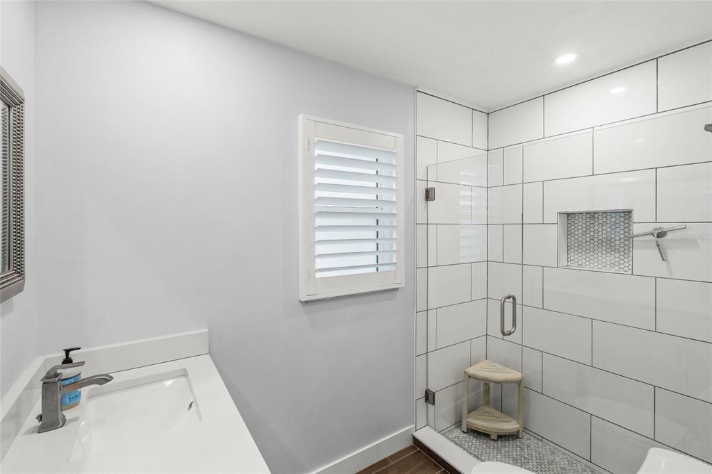 3405 South Lockwood Ridge Road Sarasota, FL 34239 - Photo 25 of 43