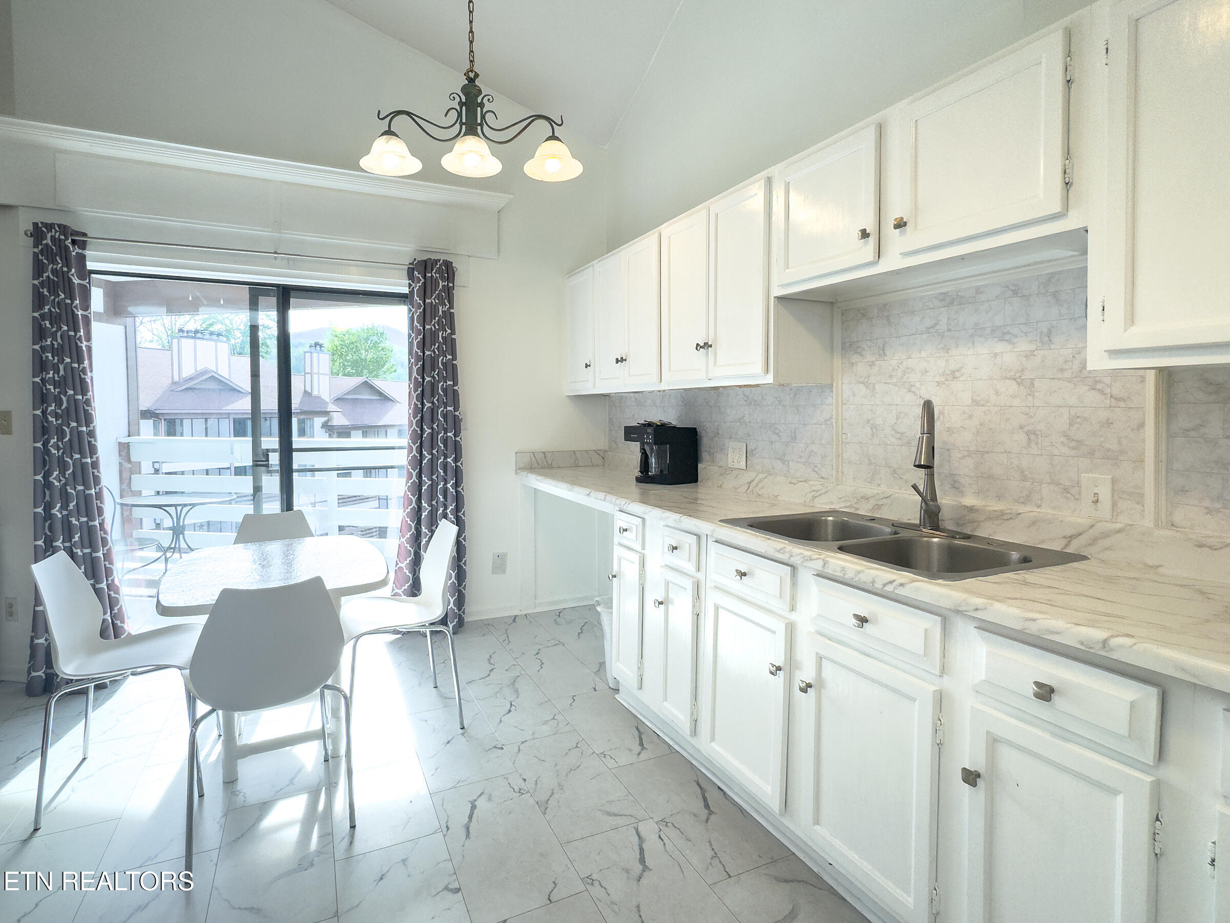 616 Turkey Nest Road, Unit 306 Gatlinburg, TN 37738 - Photo 18 of 35 kitchen 2