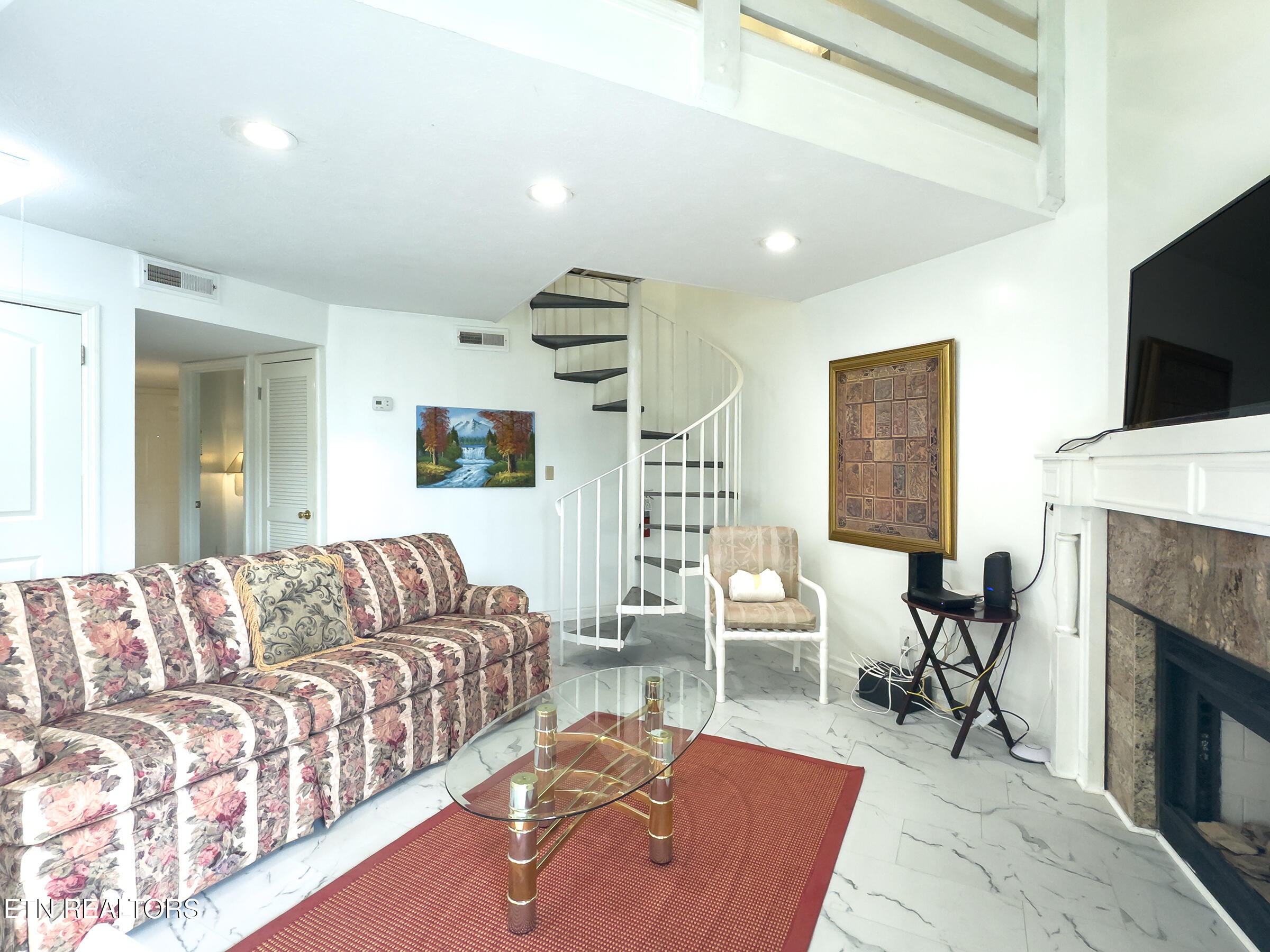 616 Turkey Nest Road, Unit 306 Gatlinburg, TN 37738 - Photo 10 of 35 living room