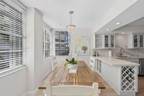 $875,000 | 5660 Collins Avenue, Unit 2B, Miami Beach, FL 33140