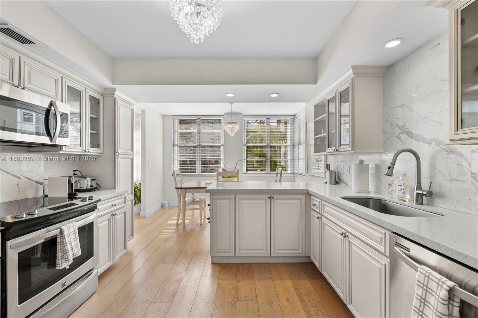 5660 Collins Avenue, Unit 2B Miami Beach, FL 33140 - Photo 14 of 34