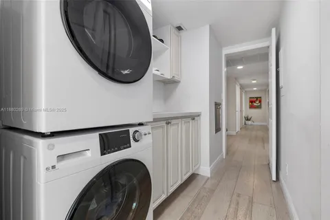 $875,000 | 5660 Collins Avenue, Unit 2B, Miami Beach, FL 33140