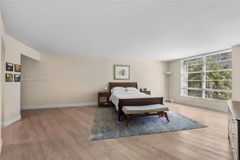 $875,000 | 5660 Collins Avenue, Unit 2B, Miami Beach, FL 33140