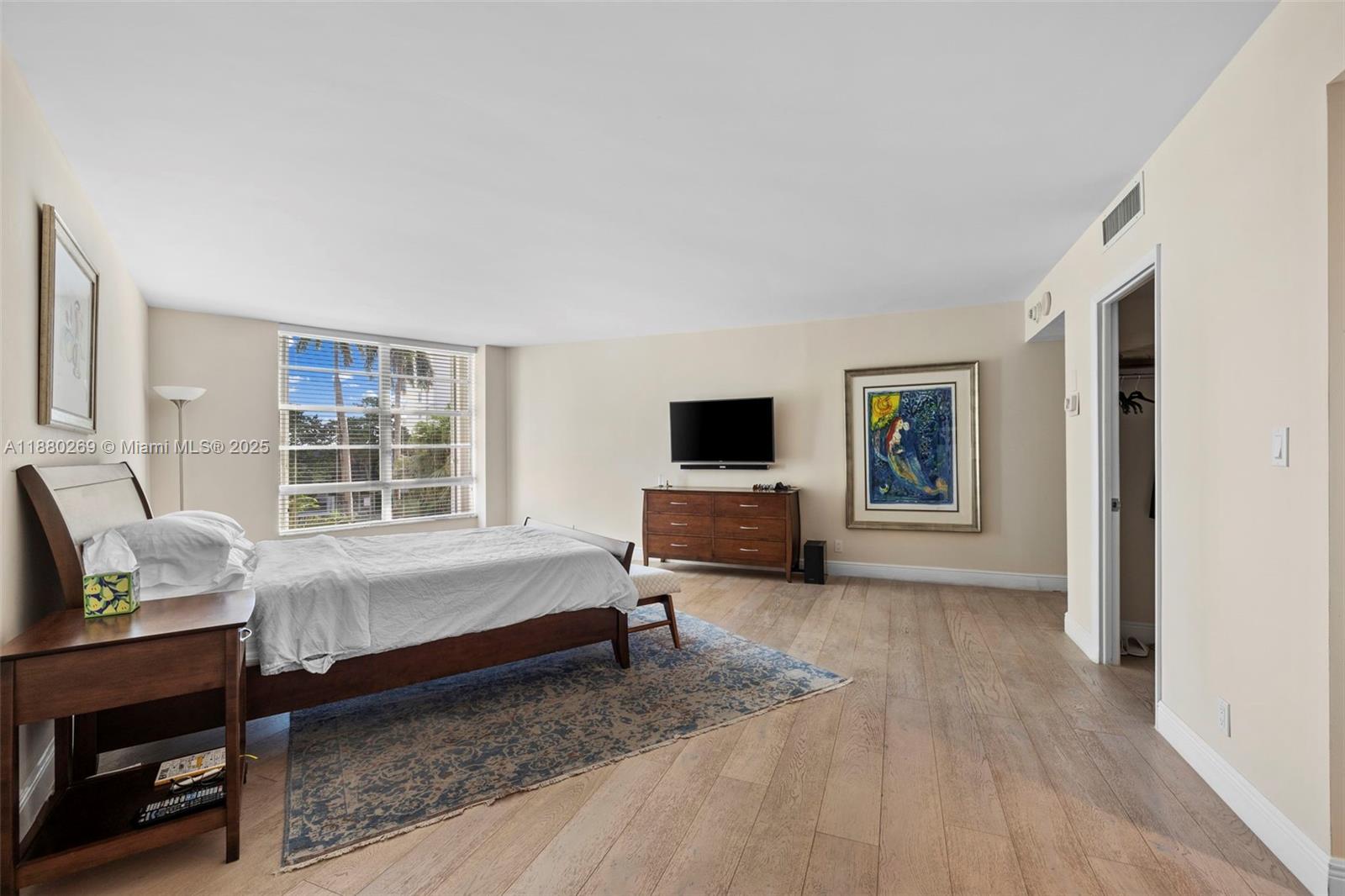 5660 Collins Avenue, Unit 2B Miami Beach, FL 33140 - Photo 20 of 34