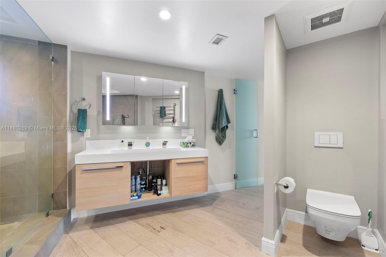 5660 Collins Avenue, Unit 2B Miami Beach, FL 33140 - Photo 25 of 34