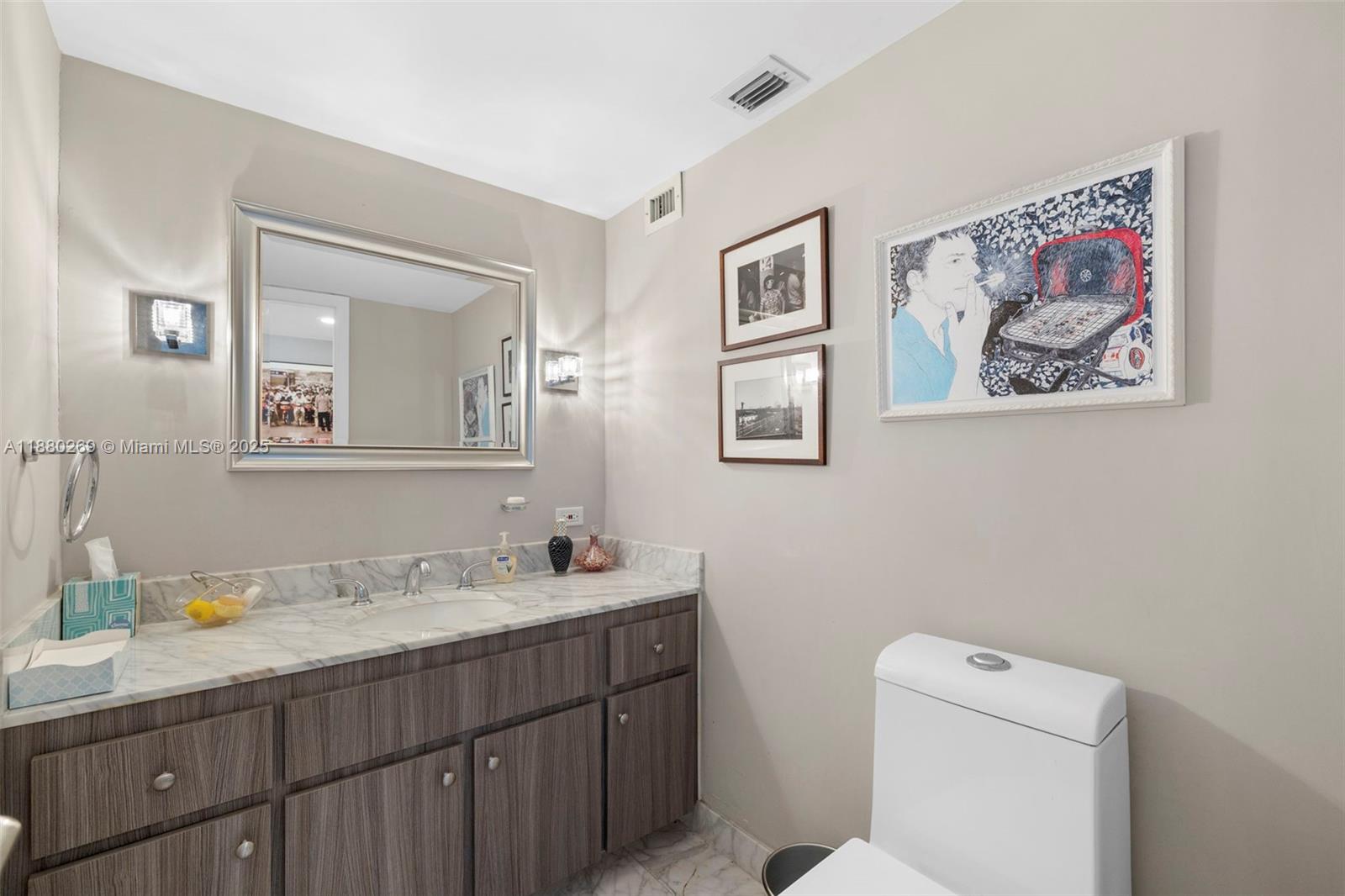 5660 Collins Avenue, Unit 2B Miami Beach, FL 33140 - Photo 7 of 34