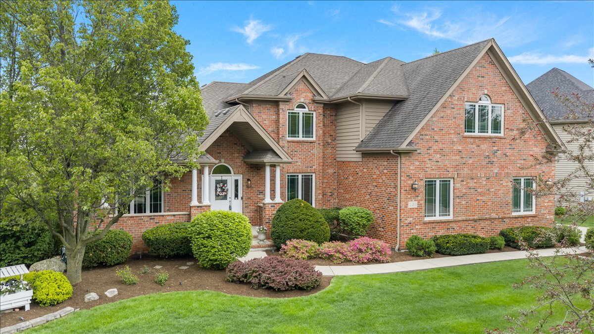 430 Alberosky Way Batavia, IL 60510 - Photo 2 of 49 a view of a front of house with a yard