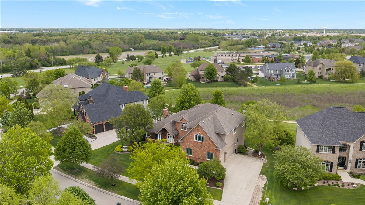 430 Alberosky Way Batavia, IL 60510 - Photo 40 of 49 an aerial view of multiple house