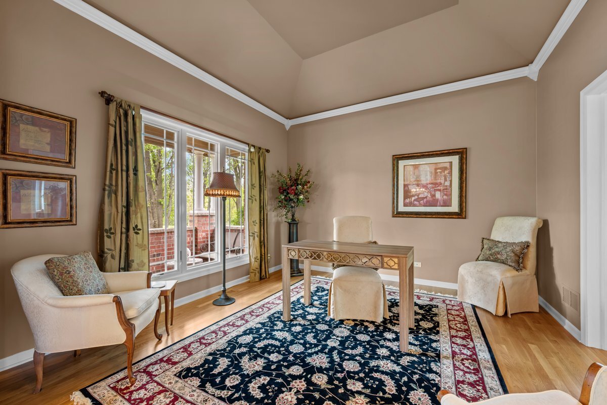 430 Alberosky Way Batavia, IL 60510 - Photo 5 of 49 a living room with furniture and a rug