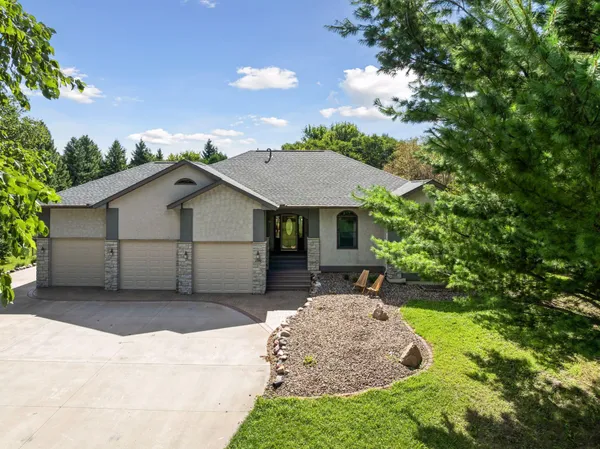 $949,900 | 2780 Overlook Lane North, Stillwater, MN 55082