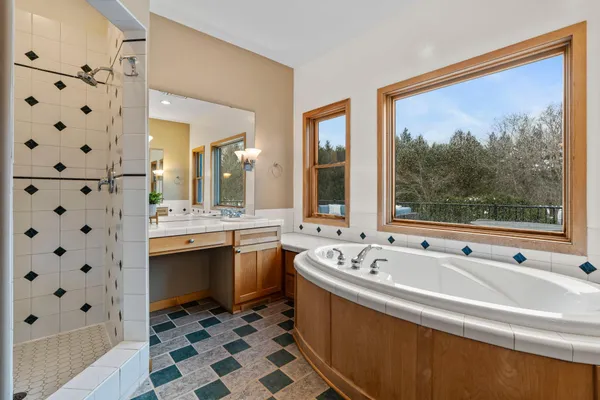 $974,900 | 2780 Overlook Lane North, Stillwater, MN 55082