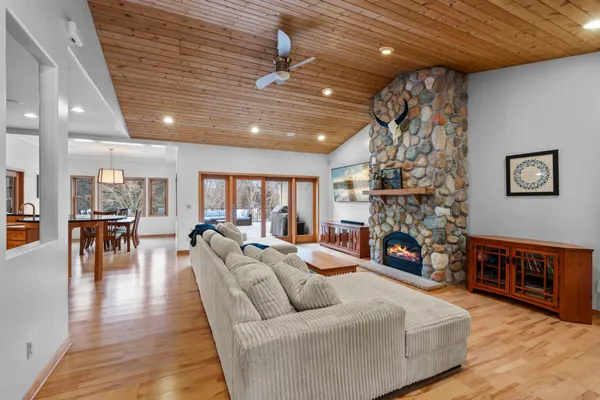 $974,900 | 2780 Overlook Lane North, Stillwater, MN 55082