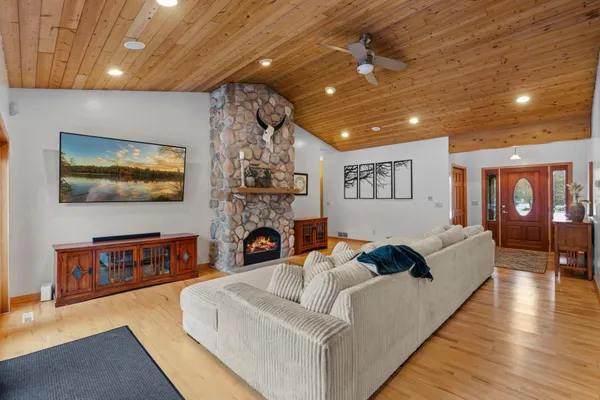 $974,900 | 2780 Overlook Lane North, Stillwater, MN 55082