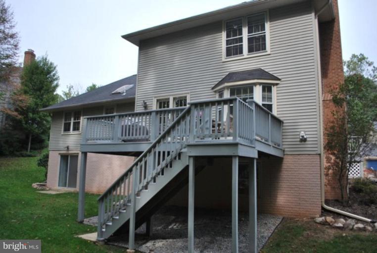 7702 Wilbur Court Springfield, VA 22153 - Photo 23 of 24 Exterior #2