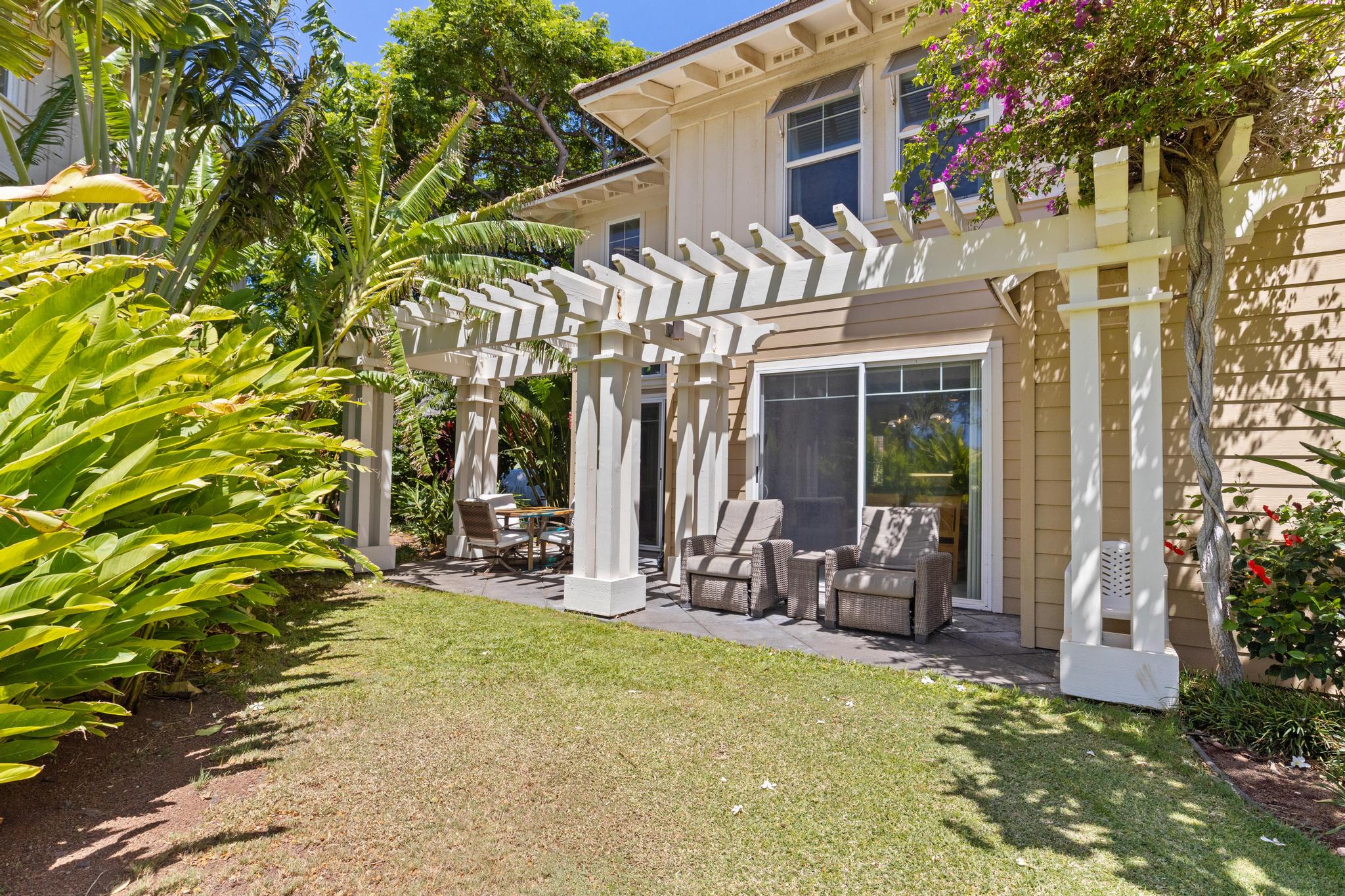 69-200 Pohakulana Place, Unit C4 Waikoloa, HI 96738 - Photo 20 of 30 a view of a building with sitting area