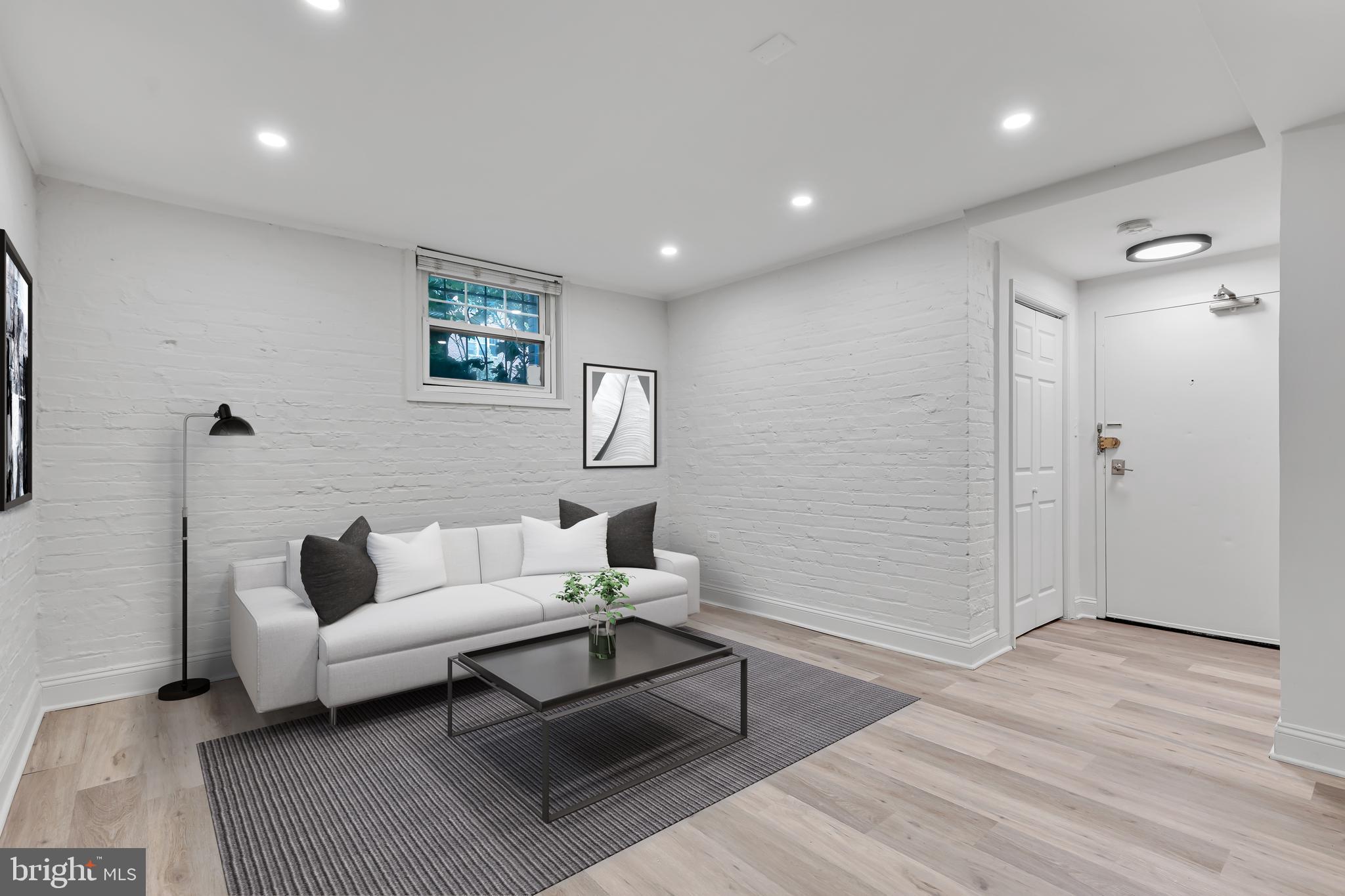 1322 15th Street Northwest, Unit B2 Washington, DC 20005 - Photo 11 of 15 Foyer