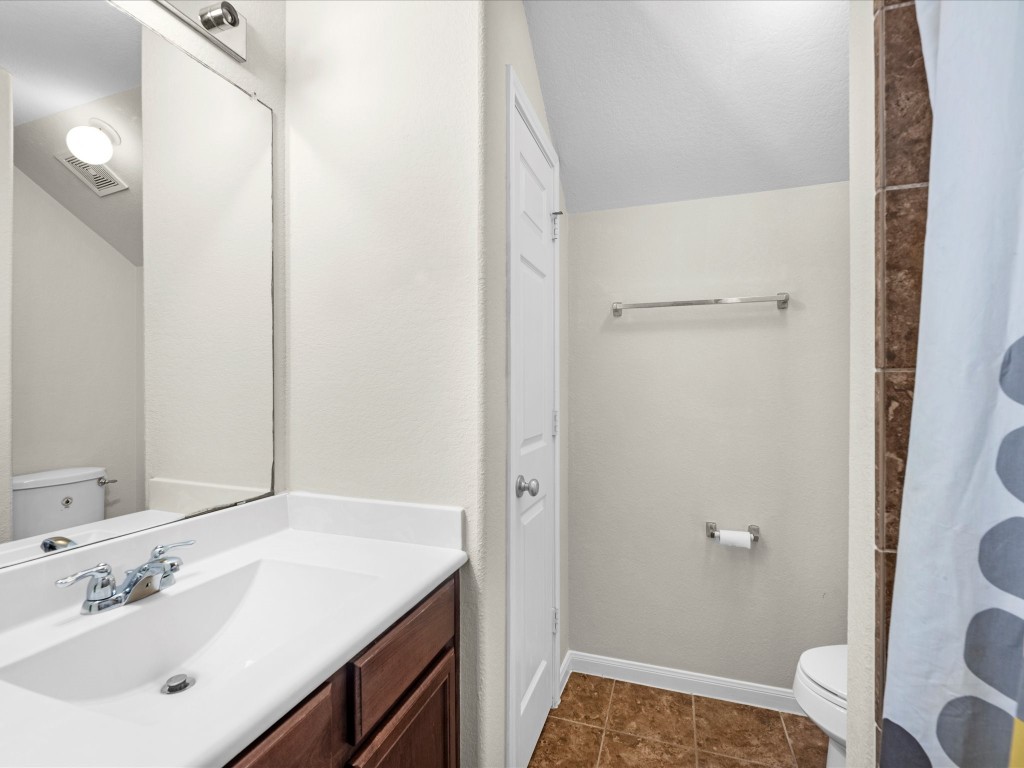 21554 Rainfall Park Drive Spring, TX 77388 - Photo 28 of 36 Third full bathroom