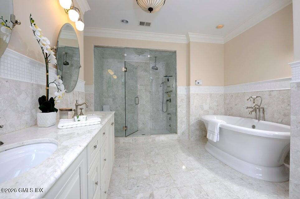 26 Circle Drive Greenwich, CT 06830 - Photo 15 of 29 Primary Bathroom