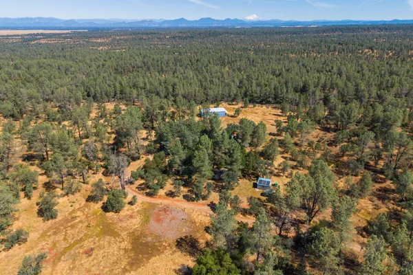 $450,000 | 25350 Buffalo Drive, Anderson, CA 96007
