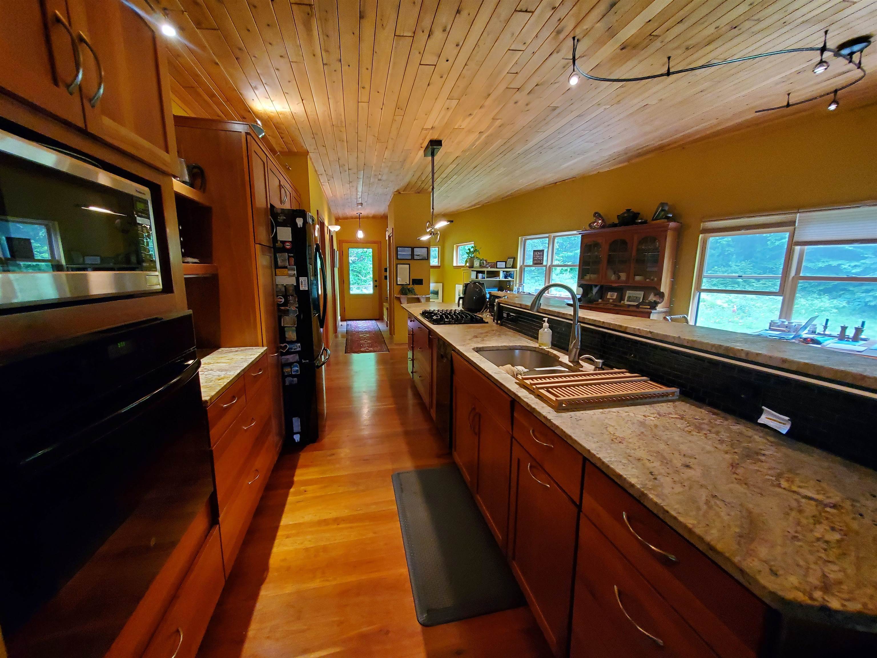 1046 Goose Pond Road Canaan, NH 03741 - Photo 4 of 34