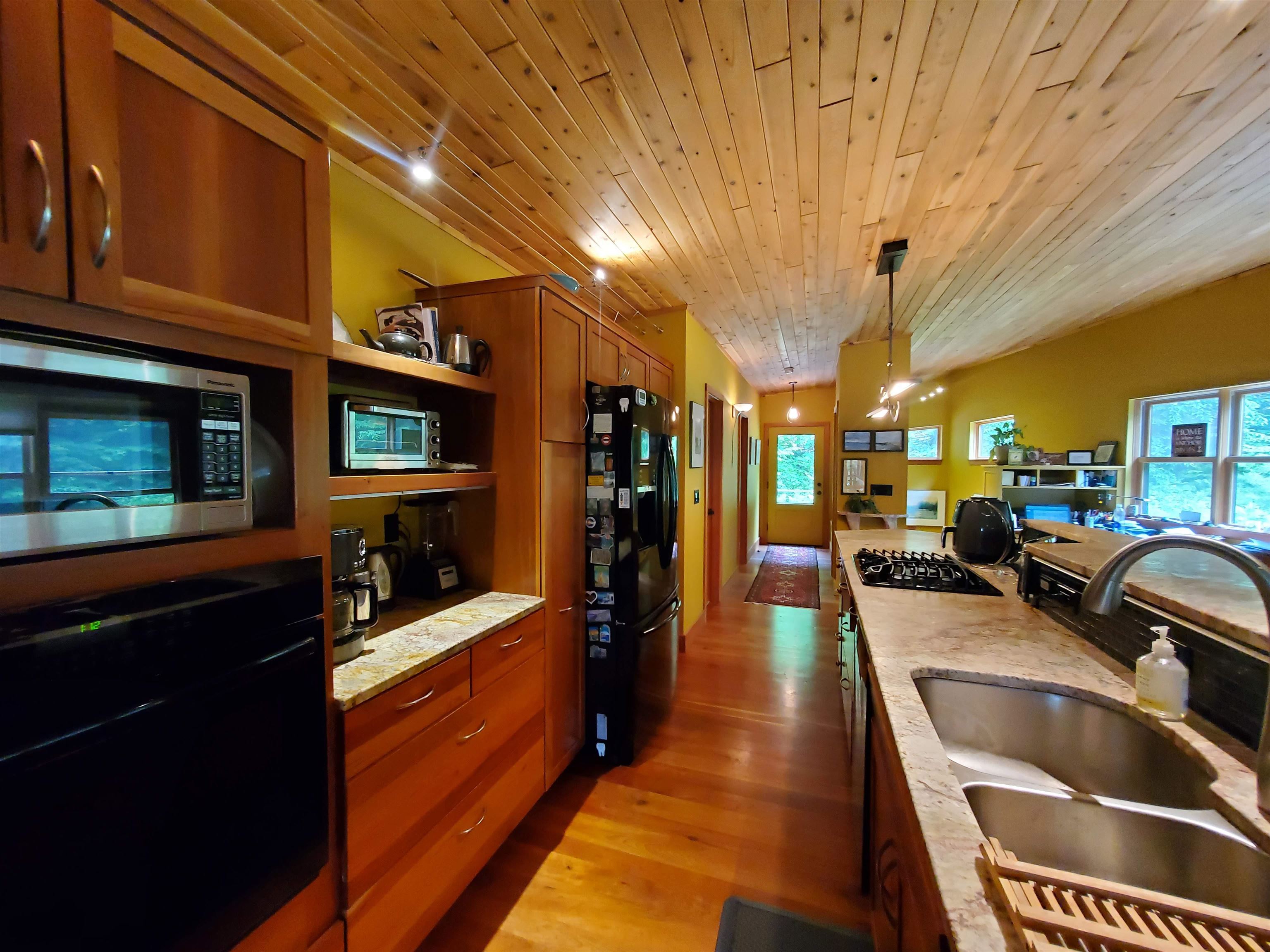 1046 Goose Pond Road Canaan, NH 03741 - Photo 5 of 34