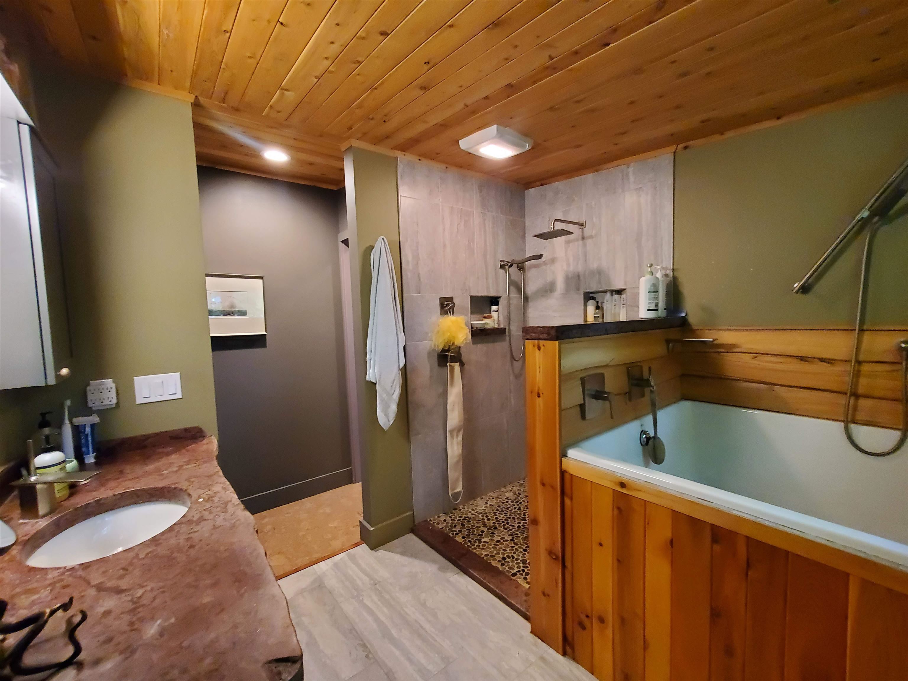 1046 Goose Pond Road Canaan, NH 03741 - Photo 9 of 34