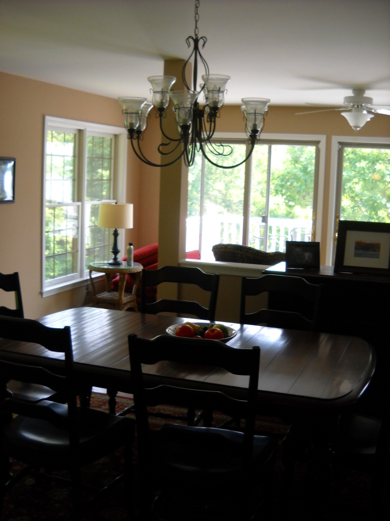 102 Aspen Road Moneta, VA 24121 - Photo 3 of 7 Dining area