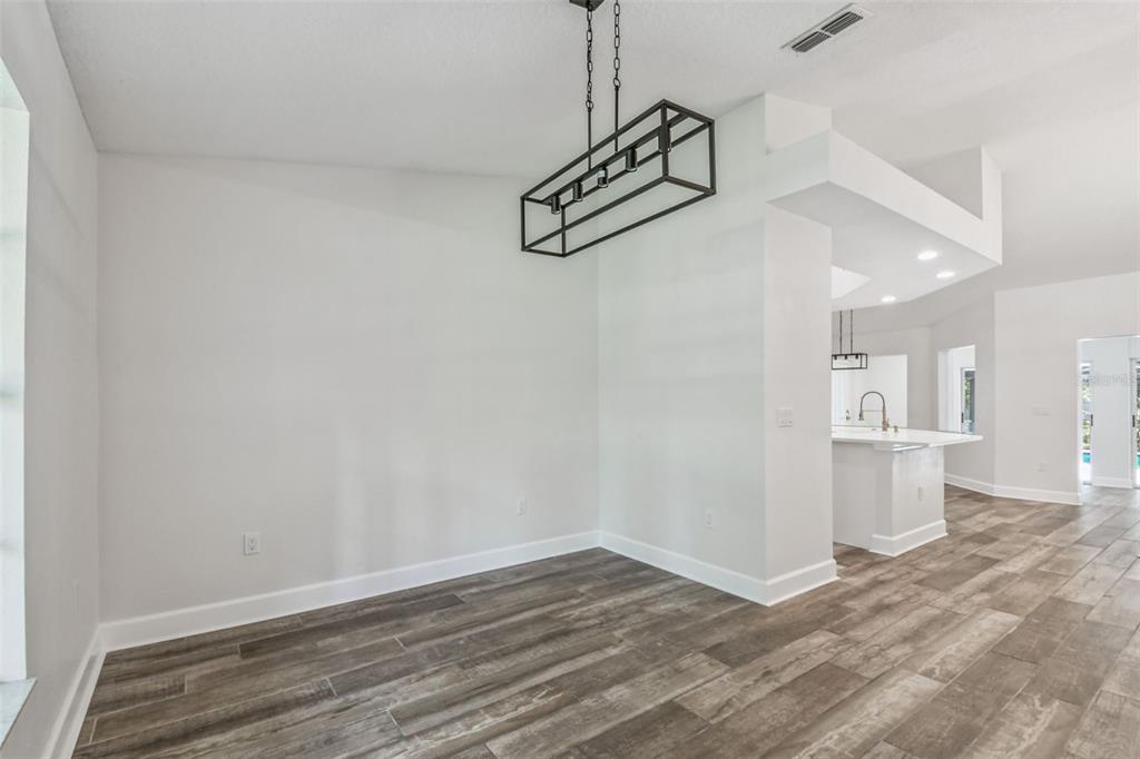 2513 North Valrico Road Seffner, FL 33584 - Photo 17 of 85