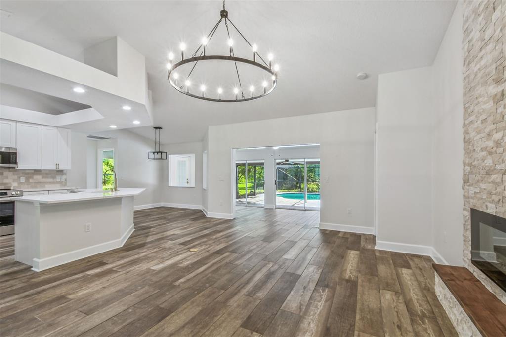 2513 North Valrico Road Seffner, FL 33584 - Photo 18 of 85