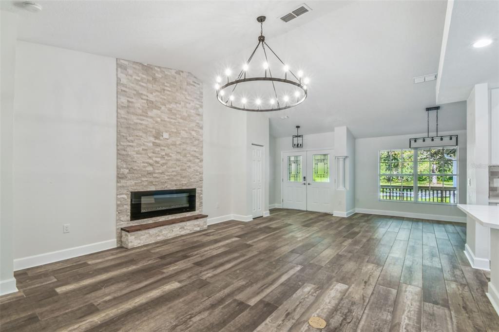 2513 North Valrico Road Seffner, FL 33584 - Photo 19 of 85