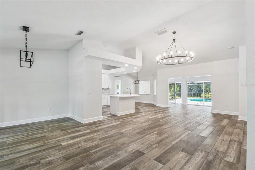 2513 North Valrico Road Seffner, FL 33584 - Photo 23 of 85