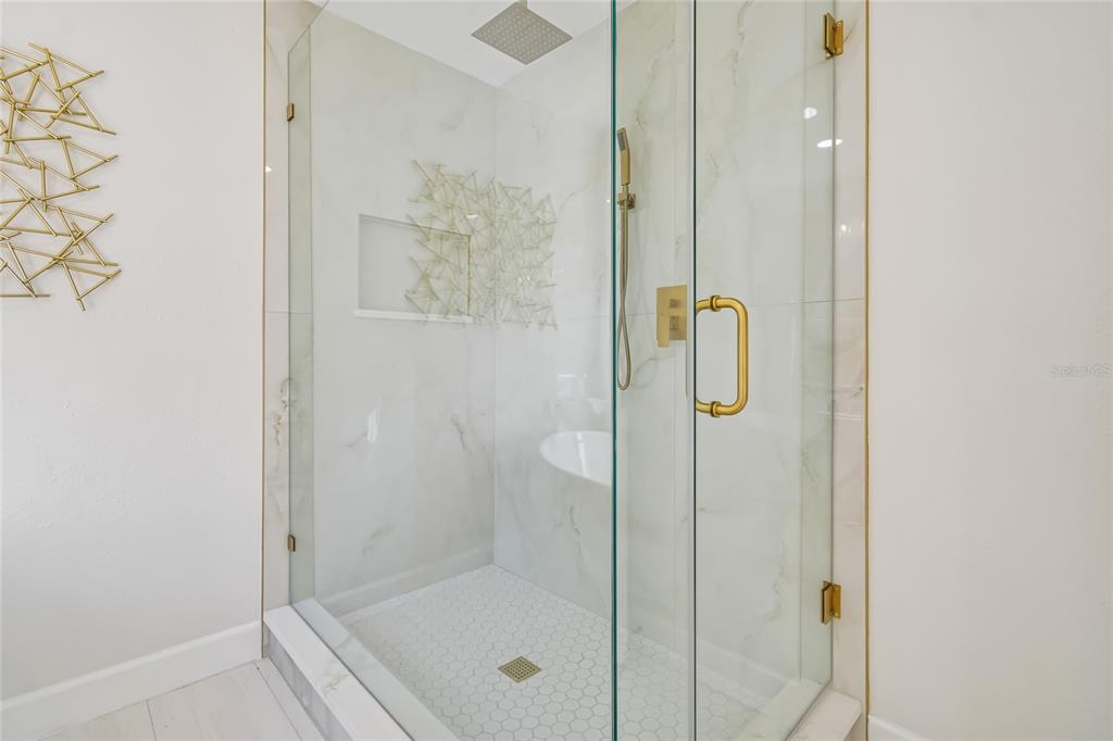 2513 North Valrico Road Seffner, FL 33584 - Photo 25 of 76 a bathroom with a shower