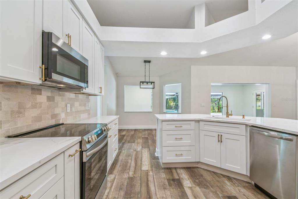 2513 North Valrico Road Seffner, FL 33584 - Photo 30 of 85