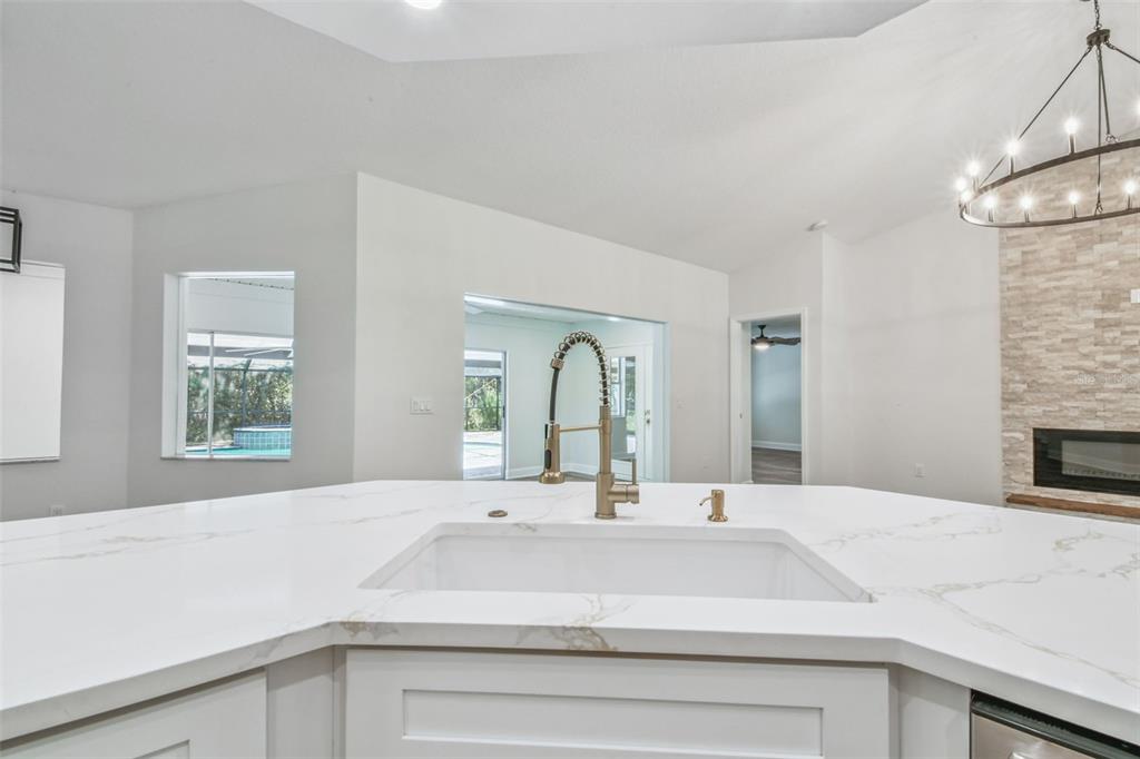 2513 North Valrico Road Seffner, FL 33584 - Photo 31 of 85