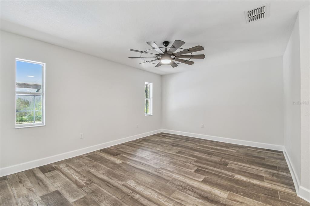 2513 North Valrico Road Seffner, FL 33584 - Photo 38 of 85