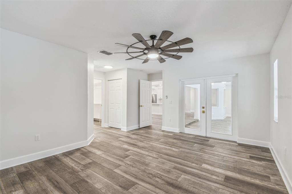 2513 North Valrico Road Seffner, FL 33584 - Photo 40 of 85