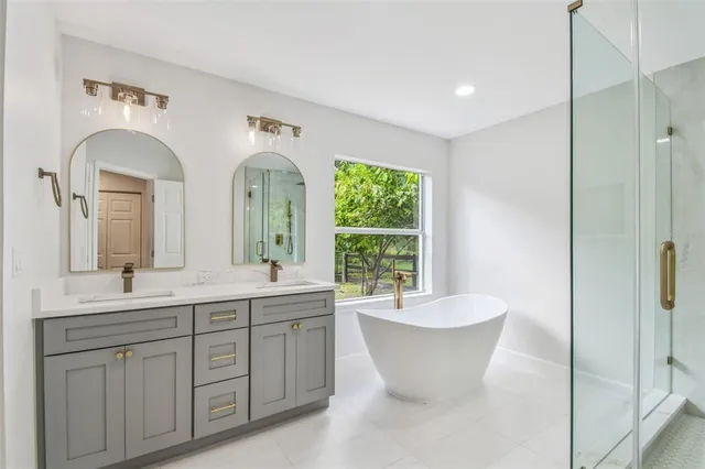 $855,000 | 2513 North Valrico Road, Seffner, FL 33584