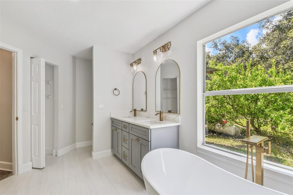 2513 North Valrico Road Seffner, FL 33584 - Photo 44 of 85