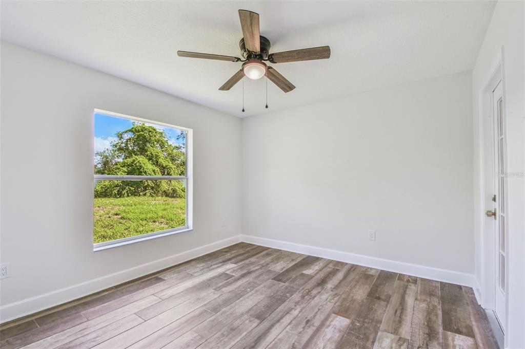 2513 North Valrico Road Seffner, FL 33584 - Photo 47 of 85