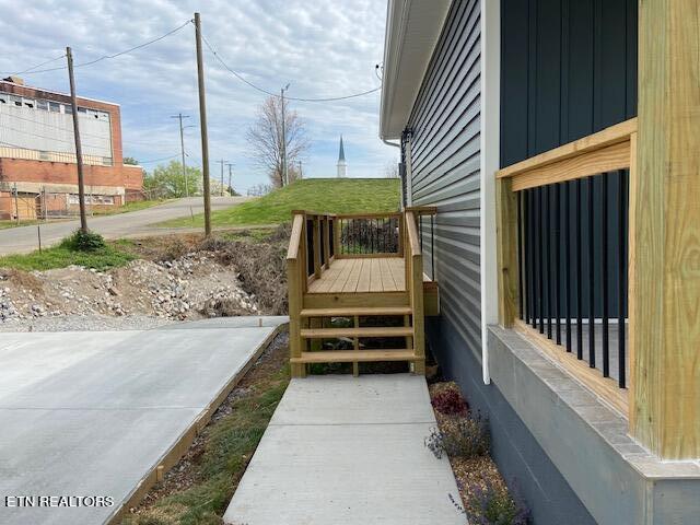 108 Thompson Street Athens, TN 37303 - Photo 2 of 28 thumbnail_IMG_1351