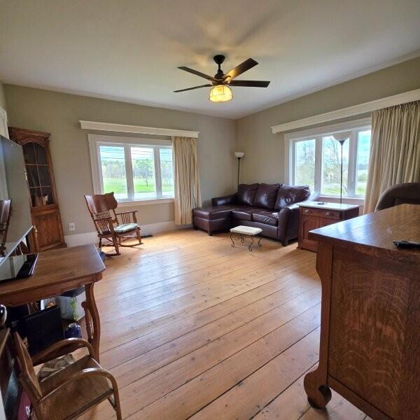 866 Main Street Lincoln, ME 04457 - Photo 14 of 69 Living Room