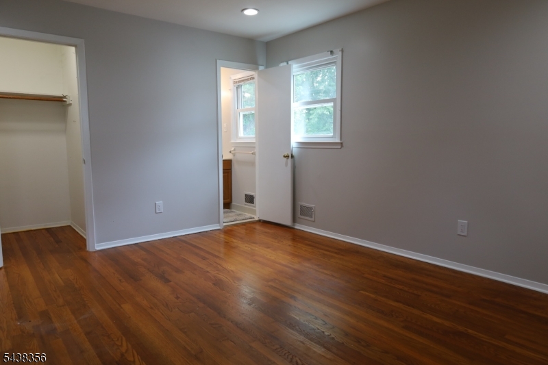 70 Knoll Road Parsippany, NJ 07054 - Photo 6 of 10