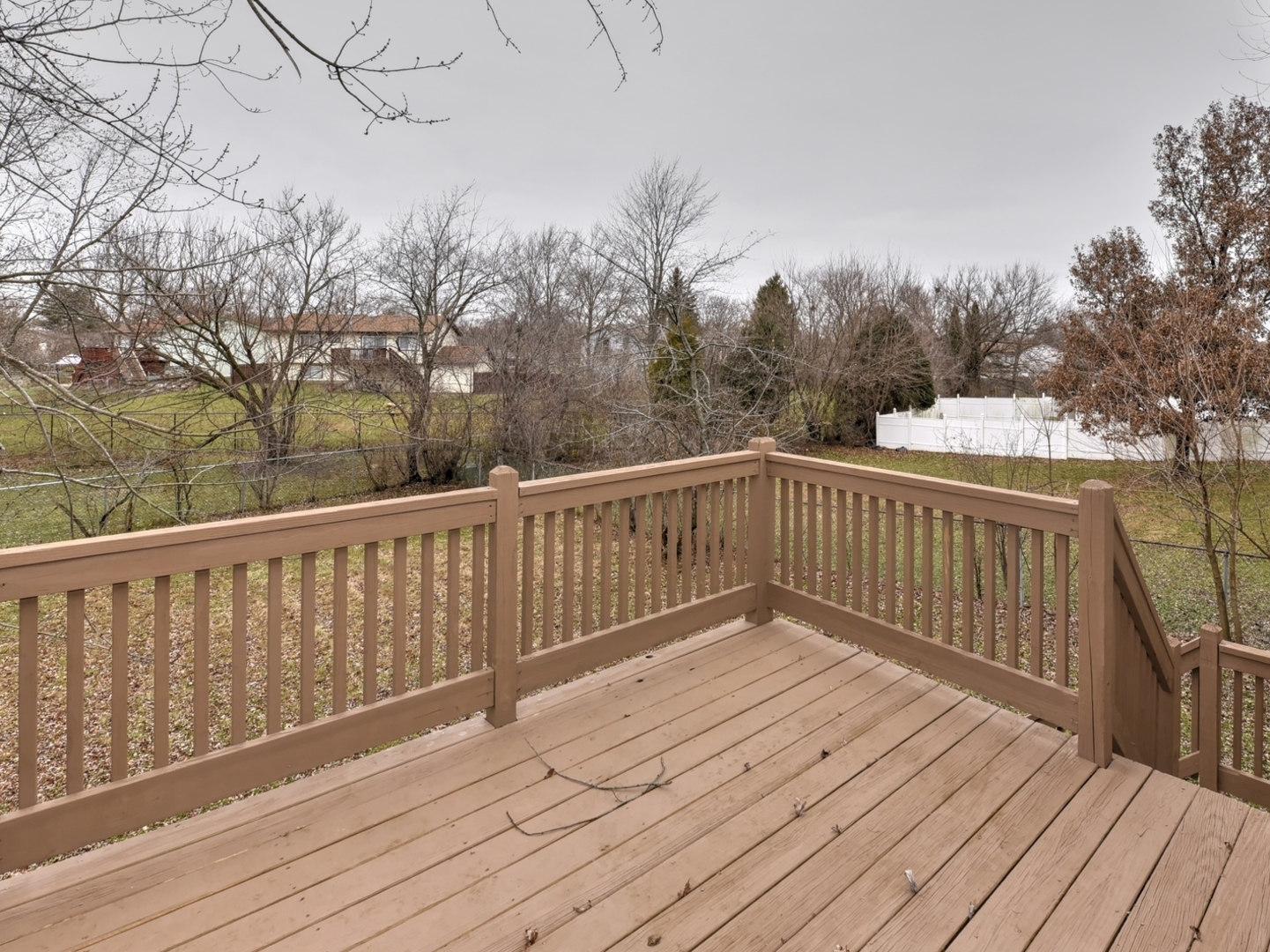 5605 Crestwood Road Matteson, IL 60443 - Photo 18 of 21 a view of balcony with wooden floor and fence