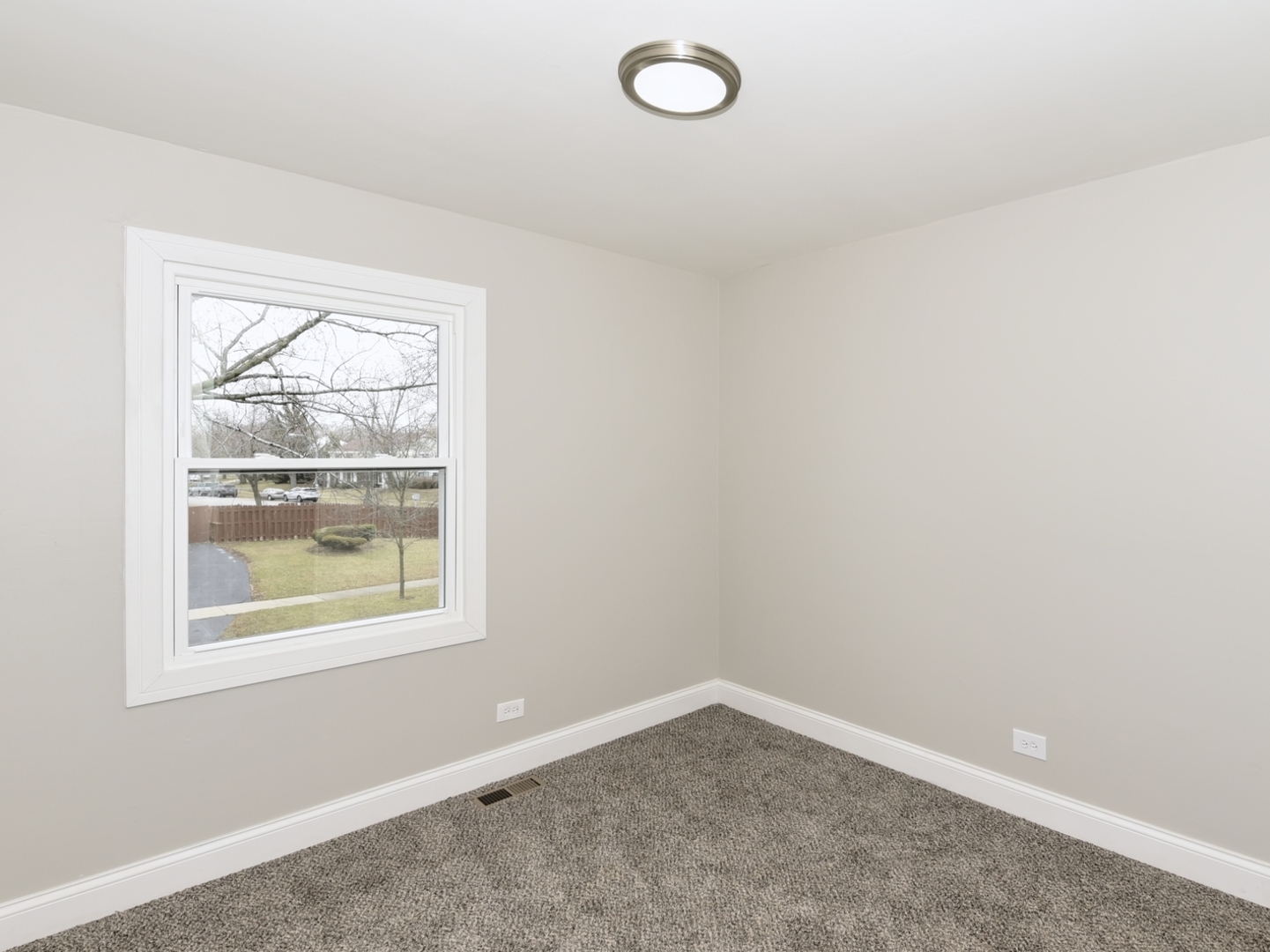 5605 Crestwood Road Matteson, IL 60443 - Photo 10 of 21 an empty room with a window