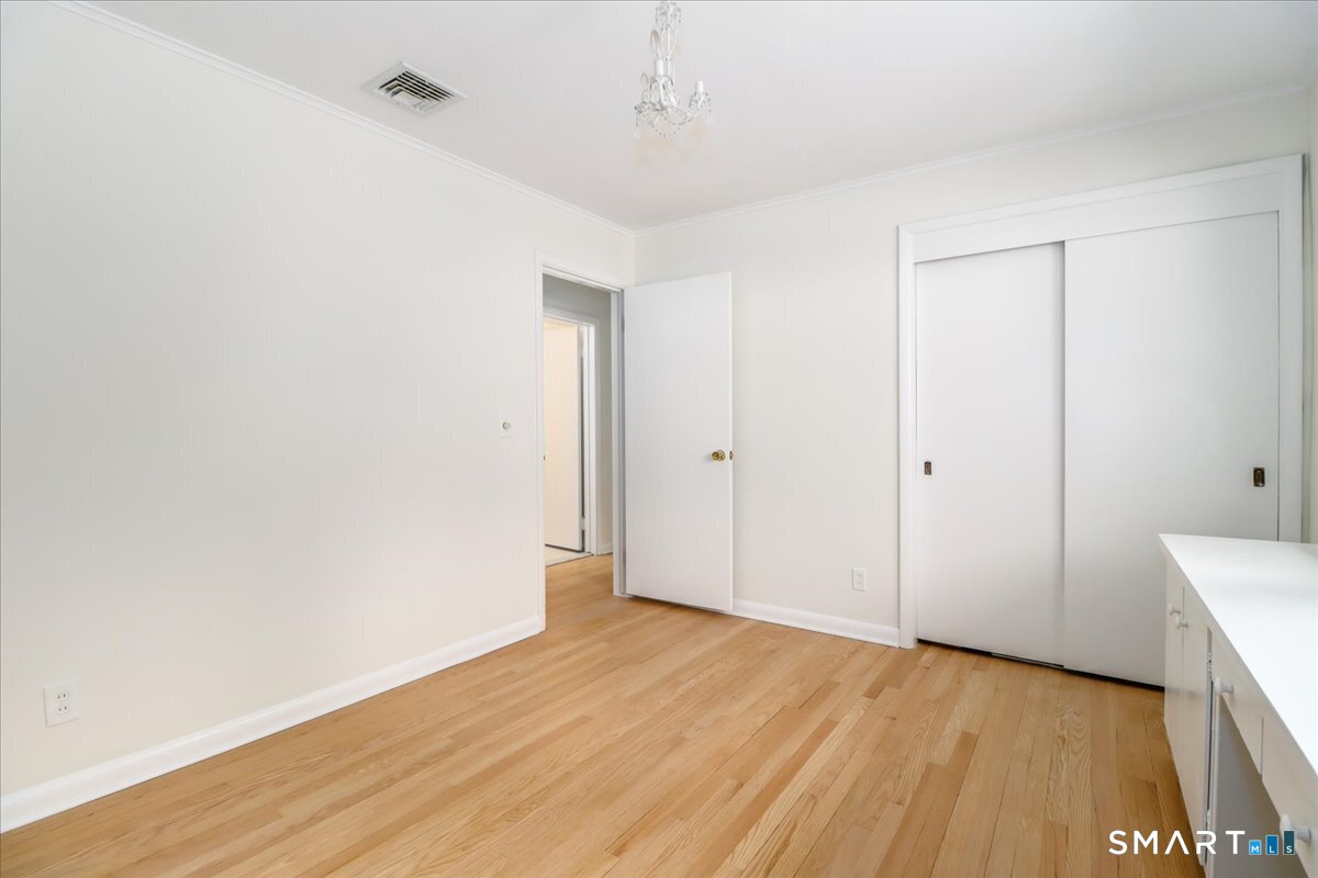 65 Bailey Road Fairfield, CT 06825 - Photo 14 of 40