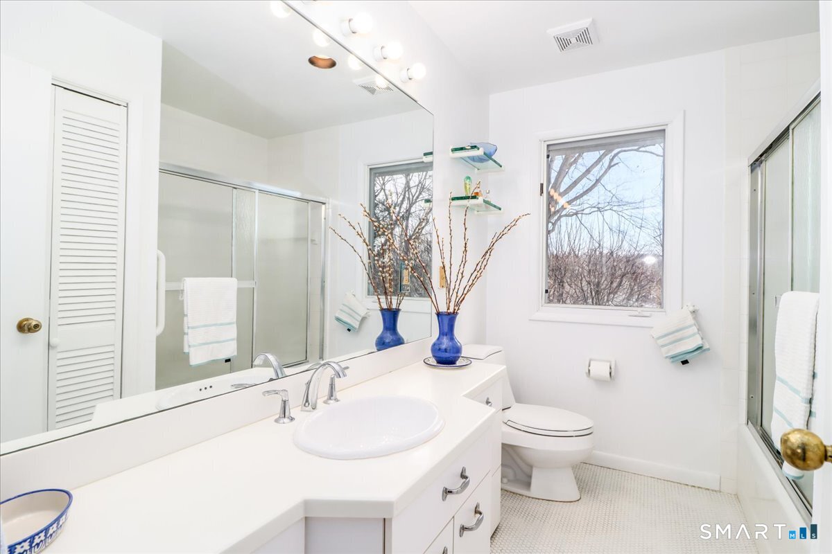 65 Bailey Road Fairfield, CT 06825 - Photo 16 of 40