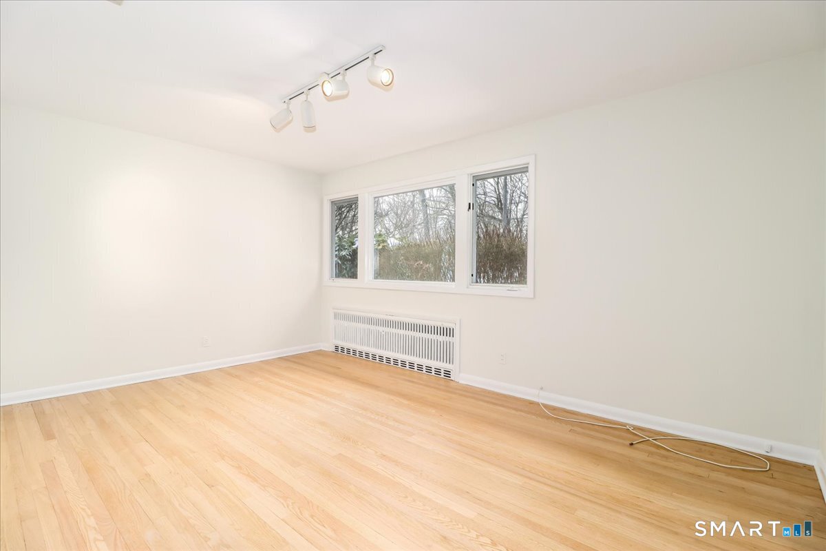 65 Bailey Road Fairfield, CT 06825 - Photo 17 of 40