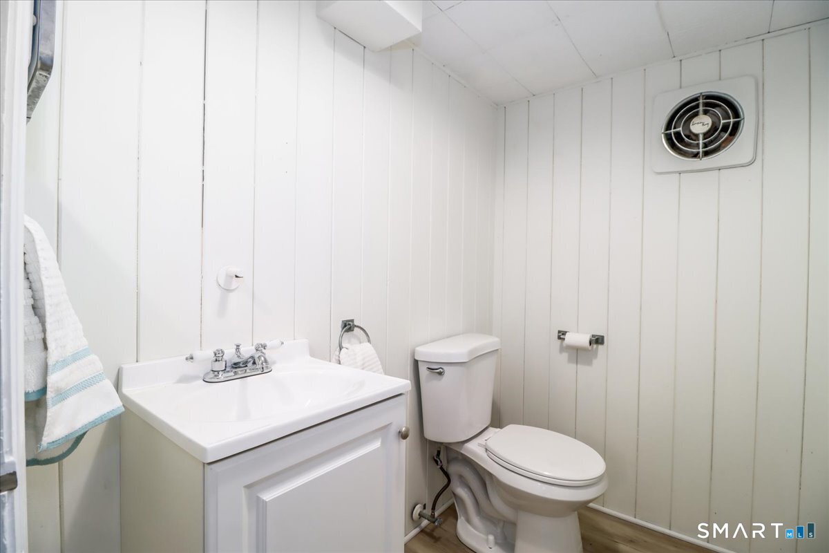 65 Bailey Road Fairfield, CT 06825 - Photo 34 of 40