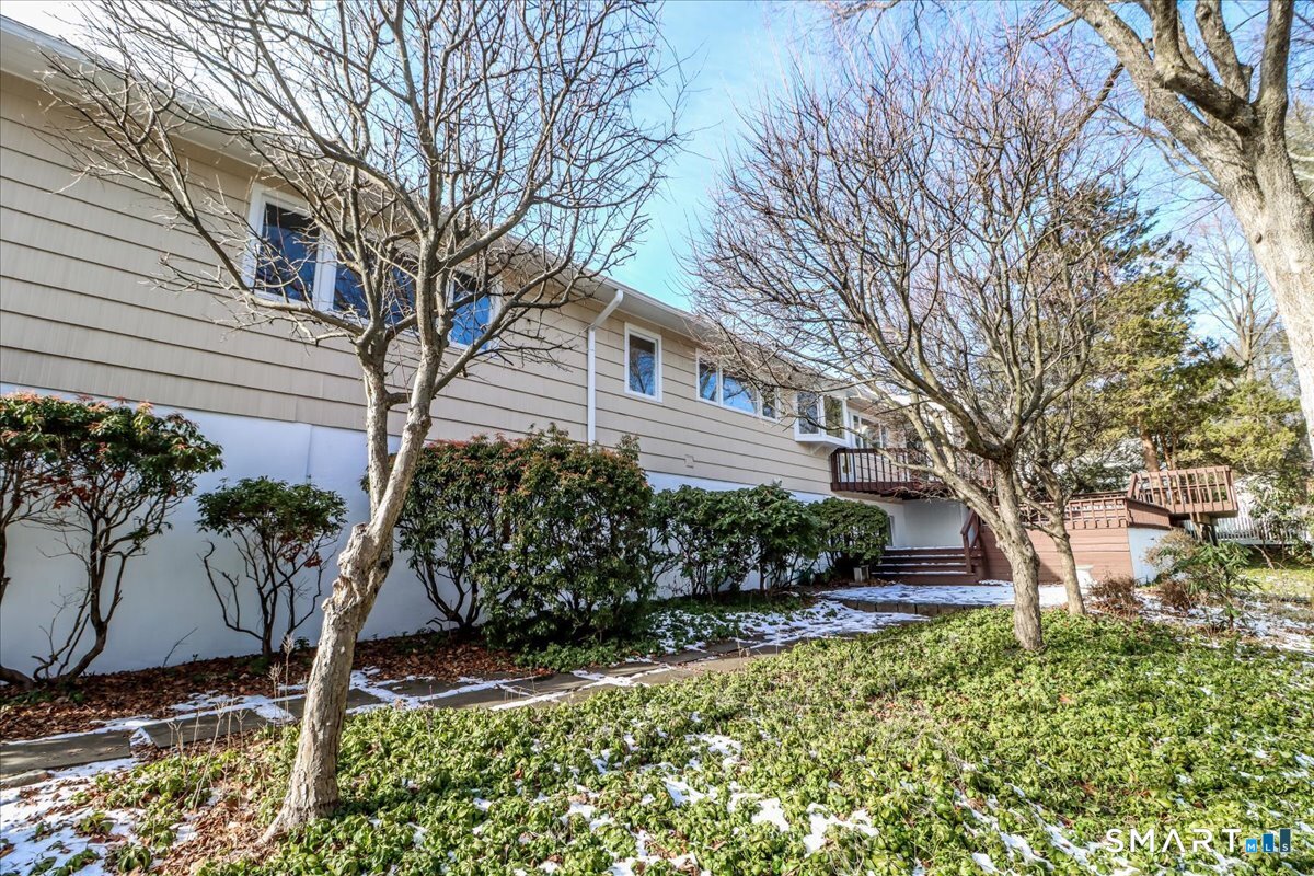 65 Bailey Road Fairfield, CT 06825 - Photo 37 of 40