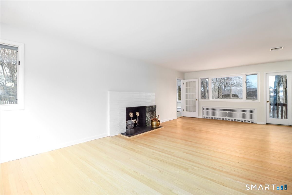 65 Bailey Road Fairfield, CT 06825 - Photo 7 of 40